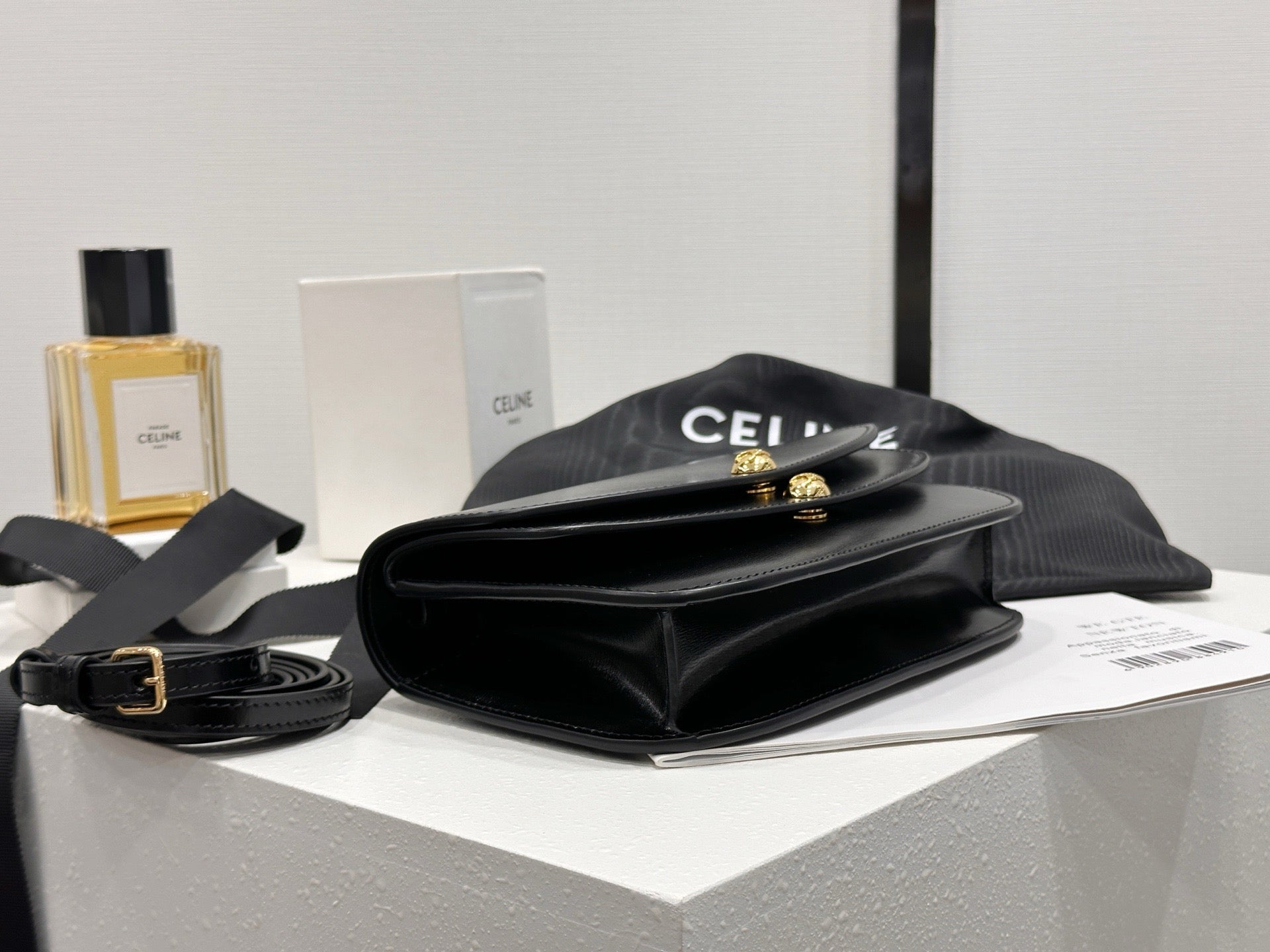 셀린느 듀오 스트랩 지갑