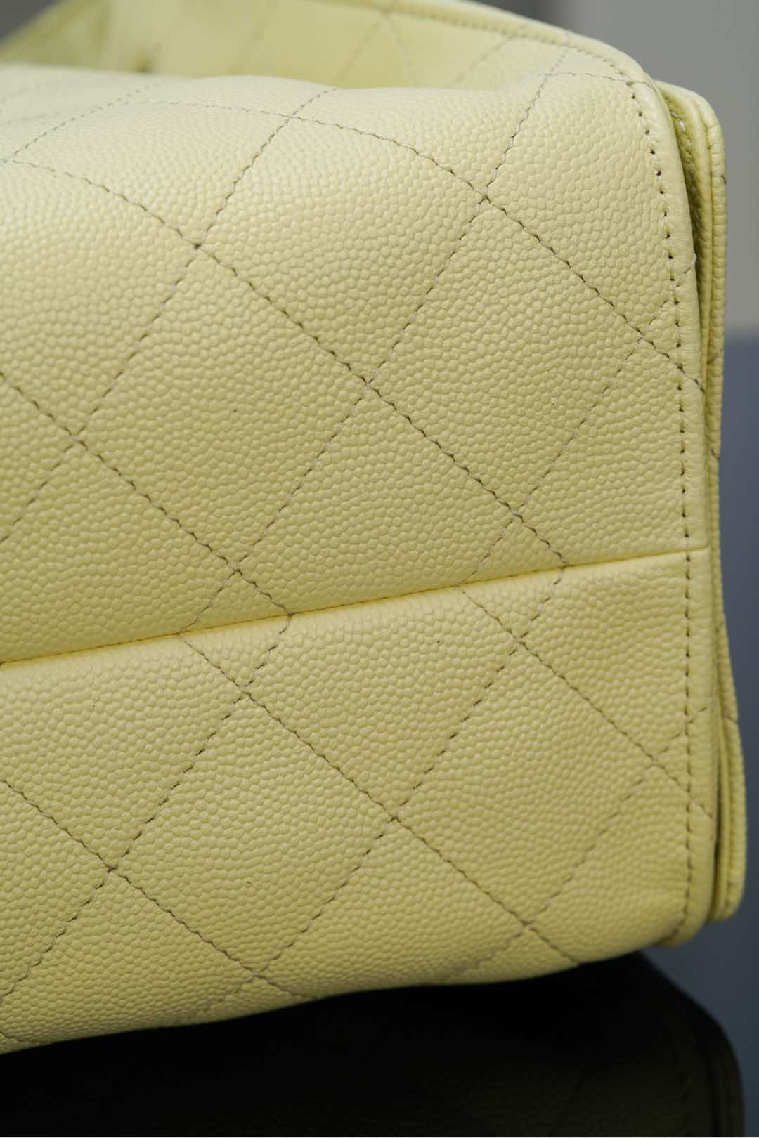 샤넬 25백 스몰 (라이트 옐로우)