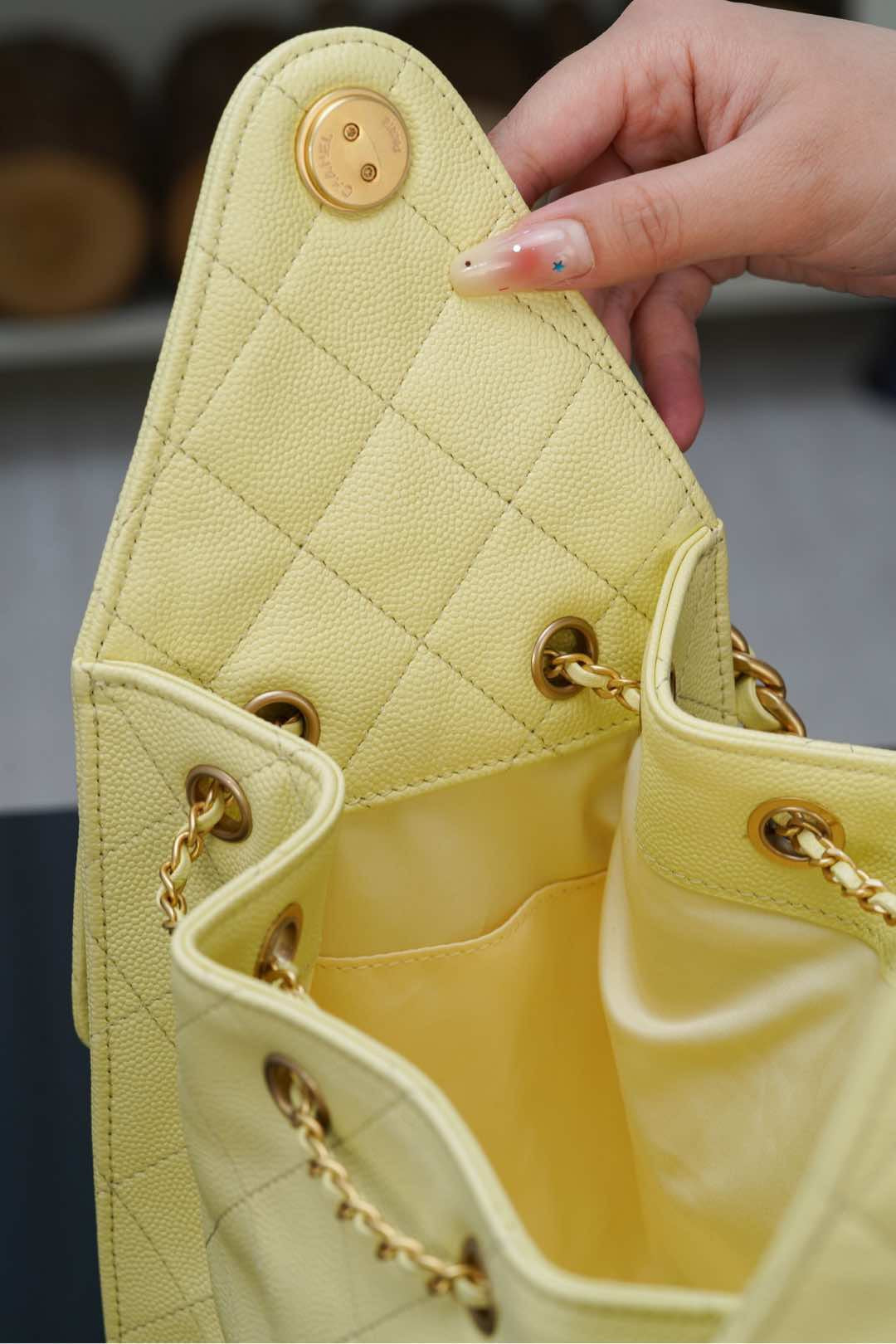 샤넬 25백 스몰 (라이트 옐로우)