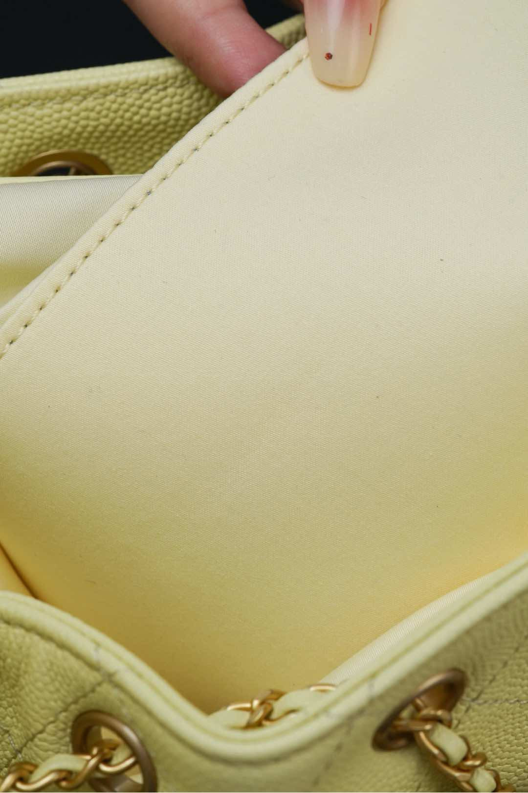 샤넬 25백 스몰 (라이트 옐로우)