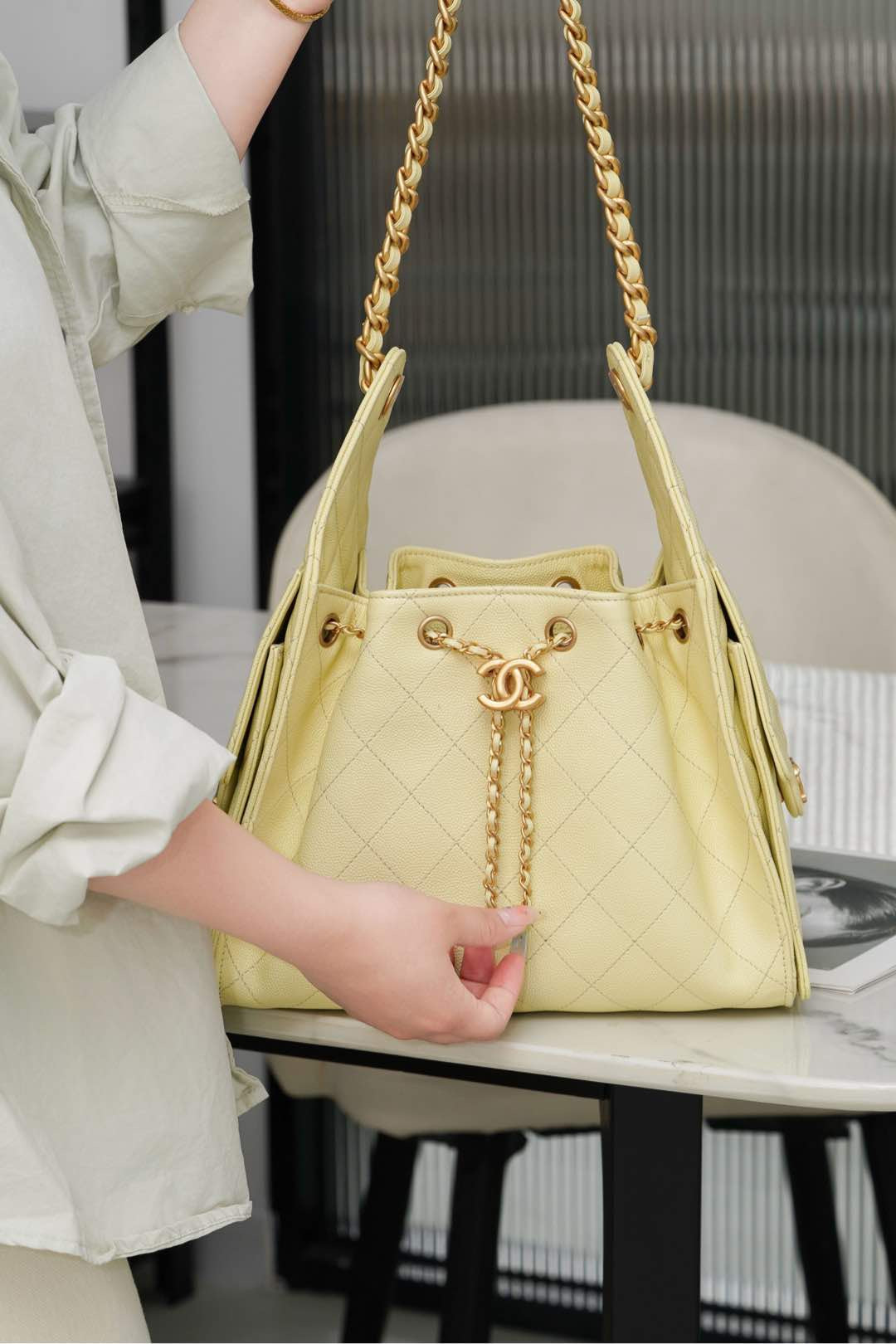 샤넬 25백 스몰 (라이트 옐로우)