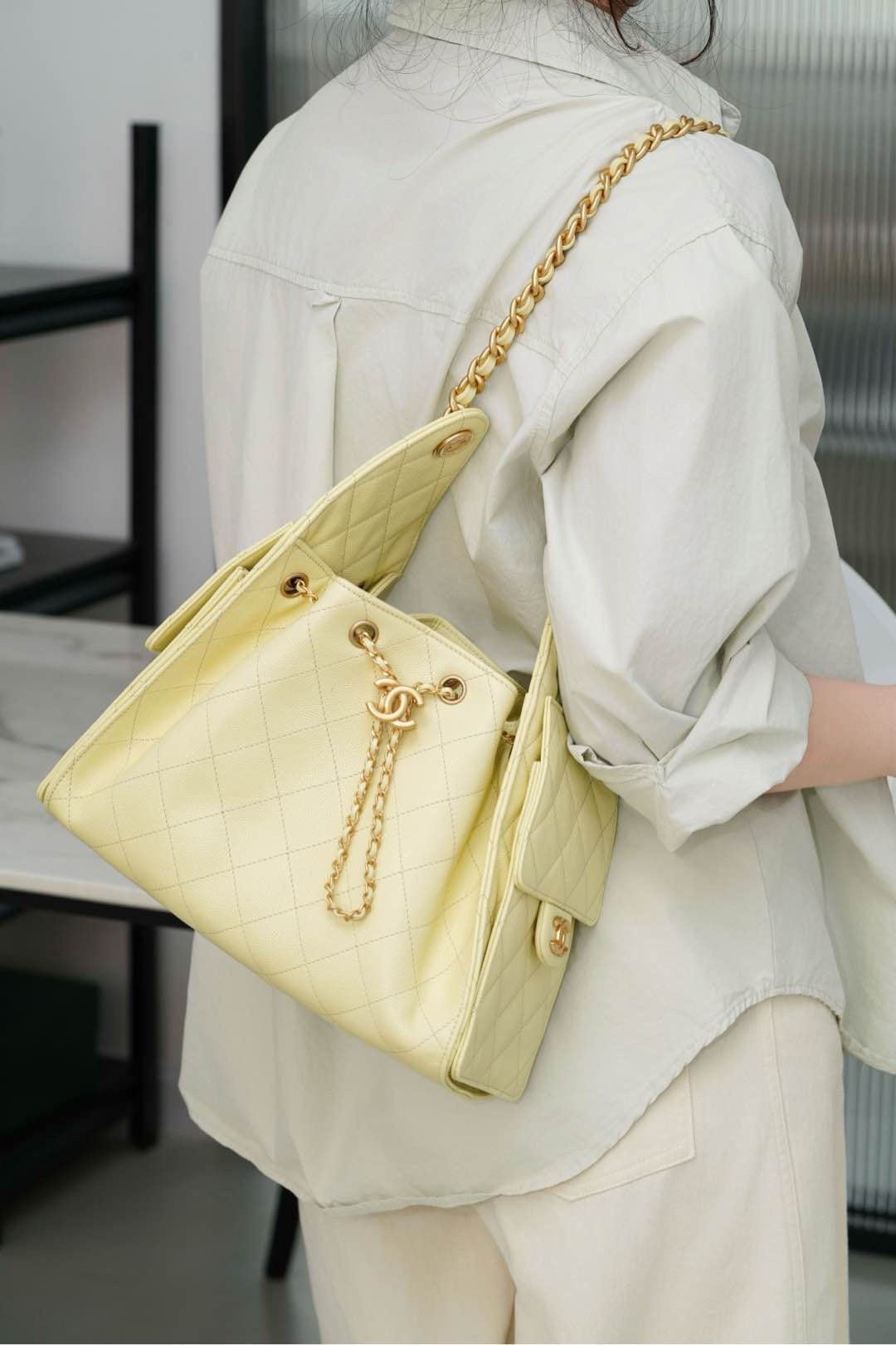 샤넬 25백 스몰 (라이트 옐로우)