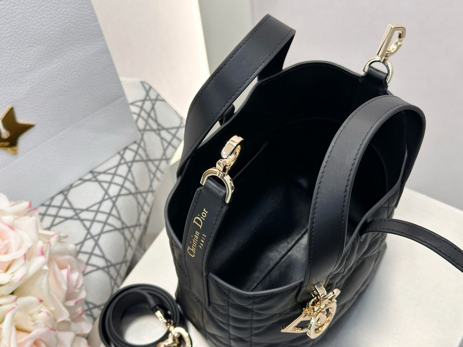 디올 버티컬 뚜주흐백 스몰