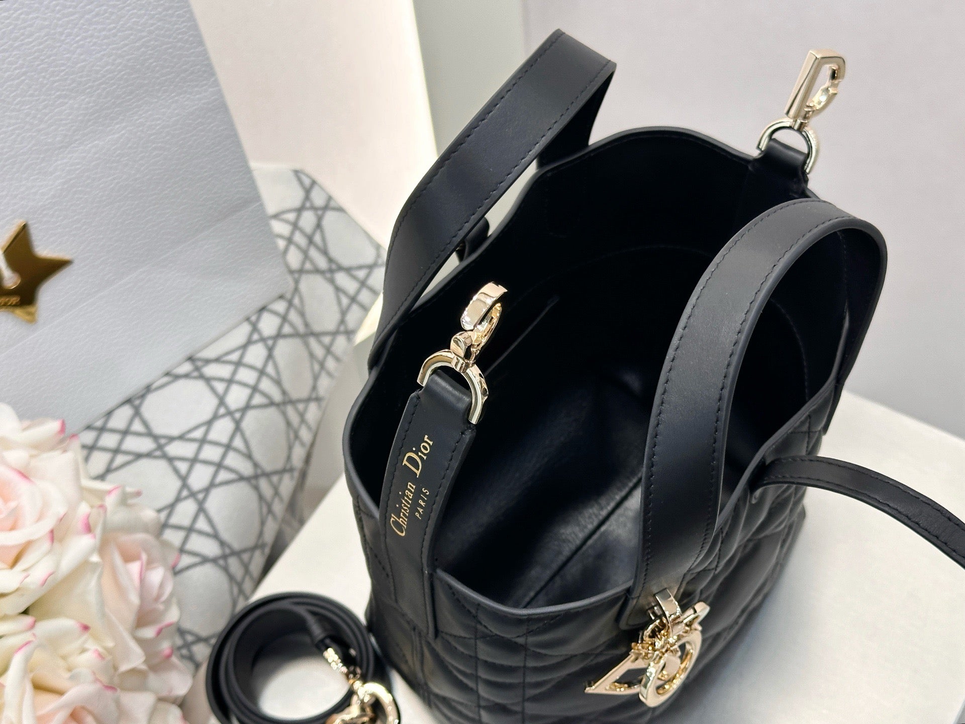 디올 버티컬 뚜주흐백 스몰