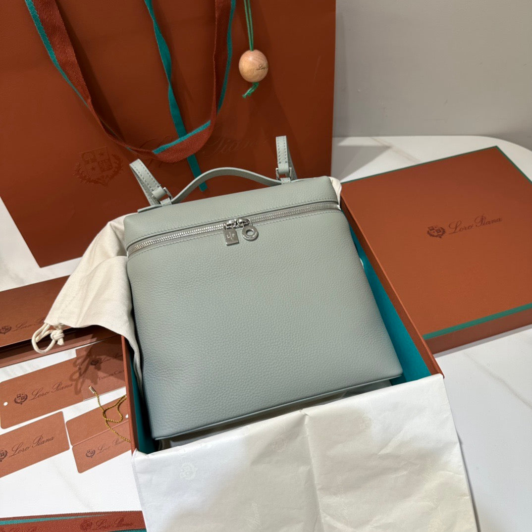 로로피아나 엑스트라포켓 백팩 L23.5 (유칼립투스/은장)