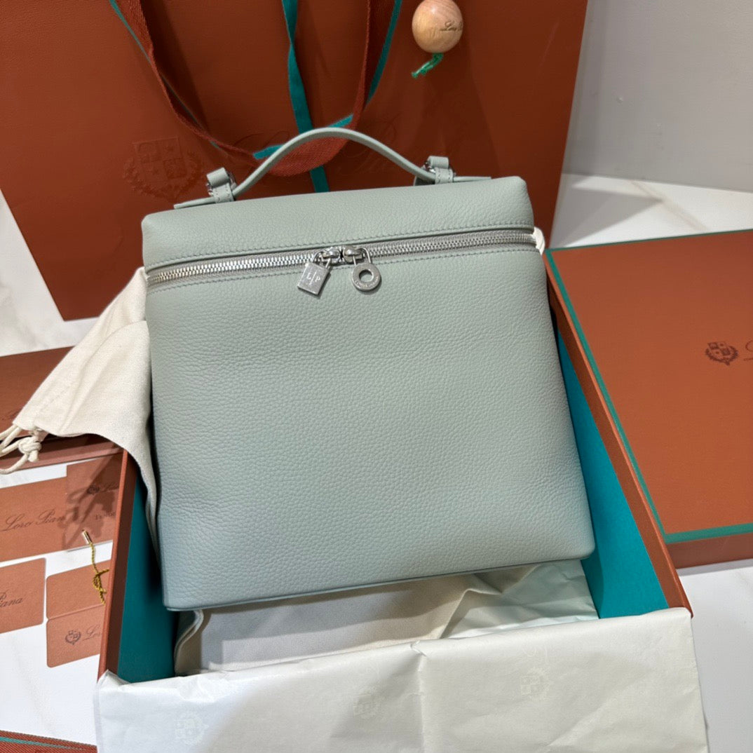 로로피아나 엑스트라포켓 백팩 L23.5 (유칼립투스/은장)