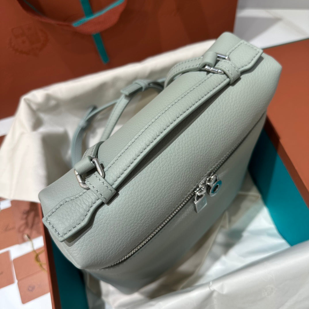 로로피아나 엑스트라포켓 백팩 L23.5 (유칼립투스/은장)