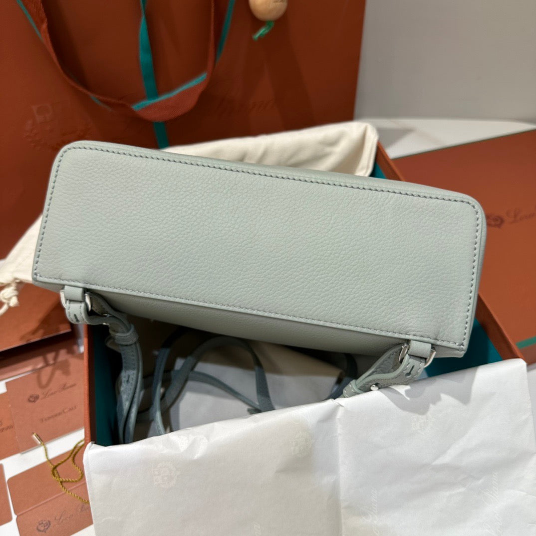 로로피아나 엑스트라포켓 백팩 L23.5 (유칼립투스/은장)