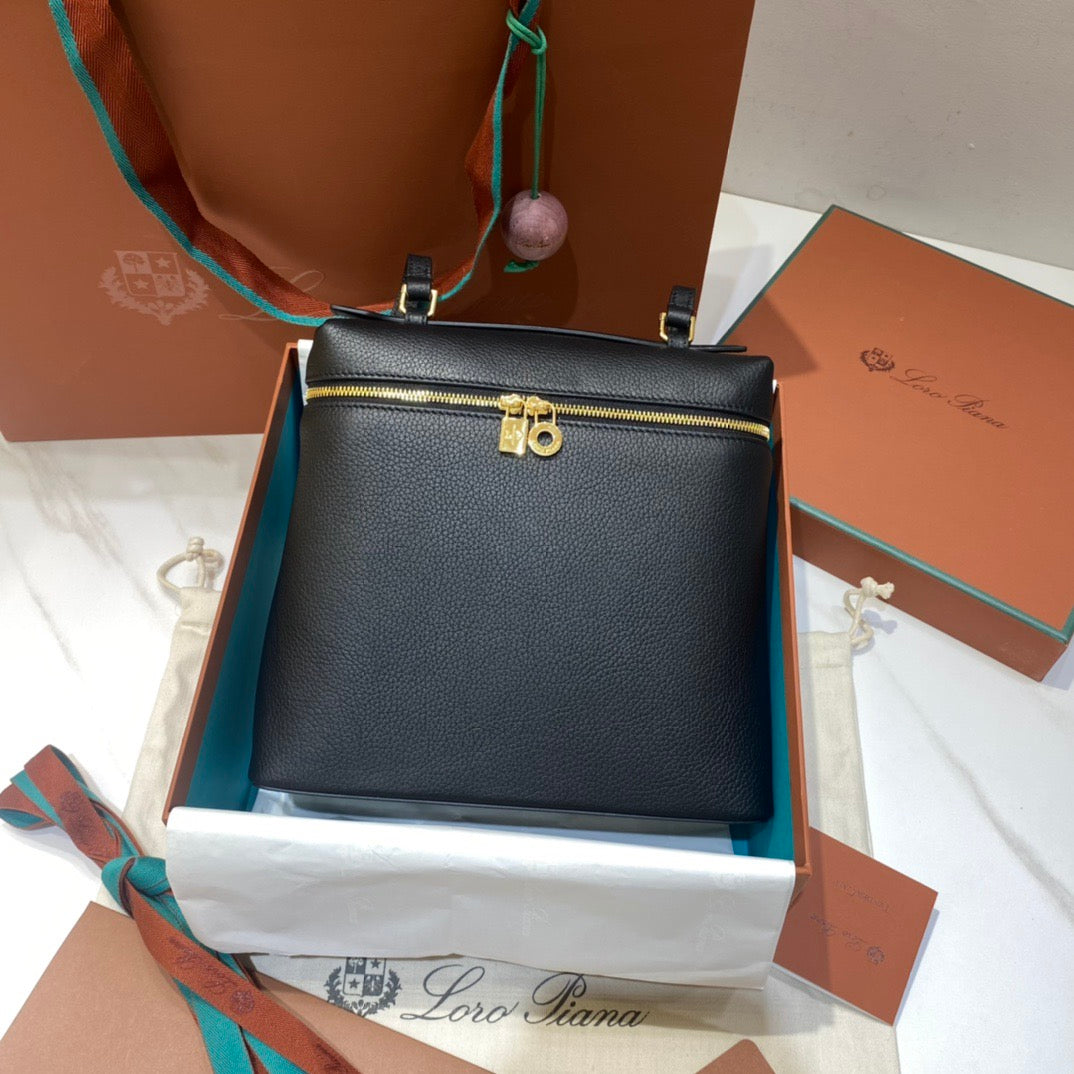 로로피아나 엑스트라포켓 백팩 L23.5