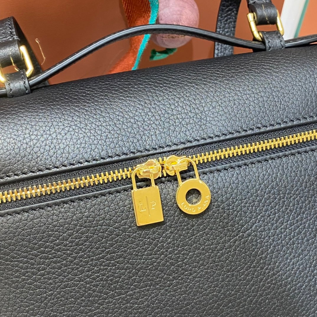 로로피아나 엑스트라포켓 백팩 L23.5