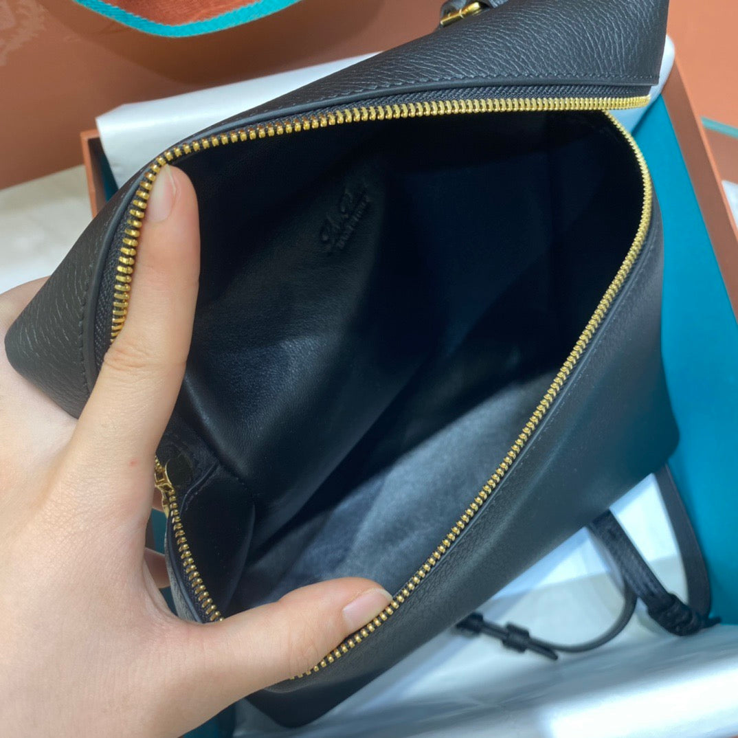 로로피아나 엑스트라포켓 백팩 L23.5