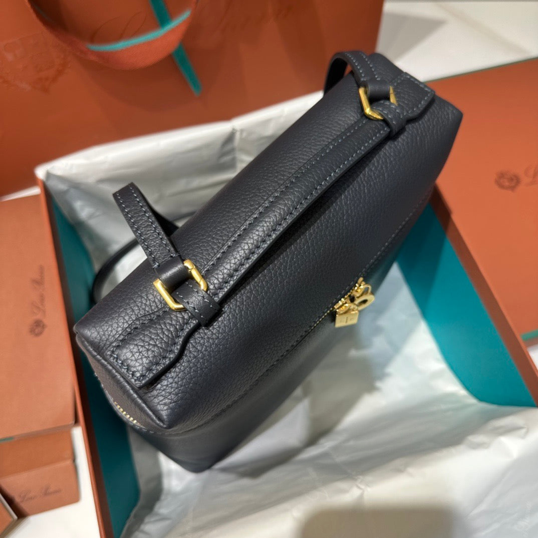 로로피아나 엑스트라포켓 백팩 L23.5 (블루 네이비/금장)