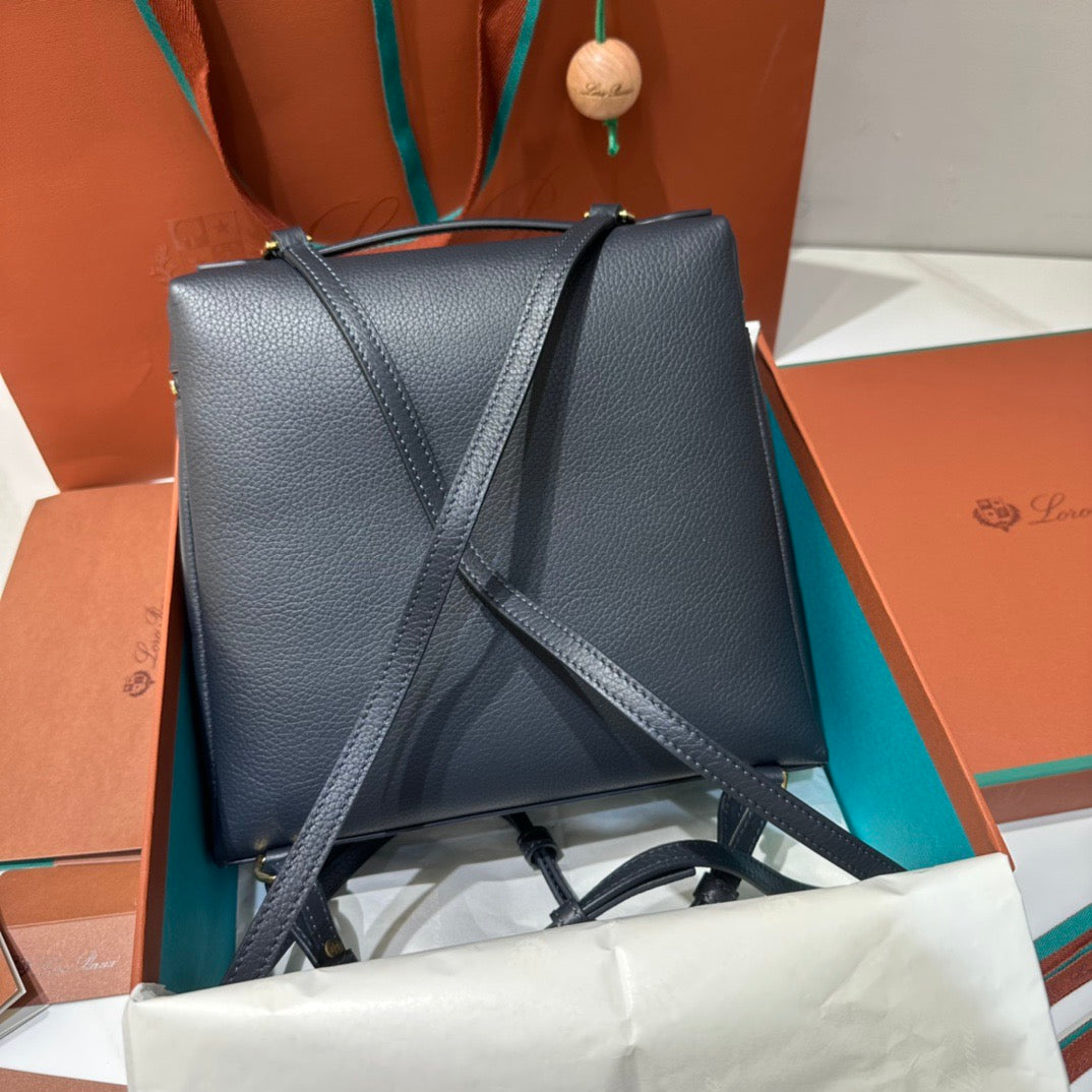 로로피아나 엑스트라포켓 백팩 L23.5 (블루 네이비/금장)