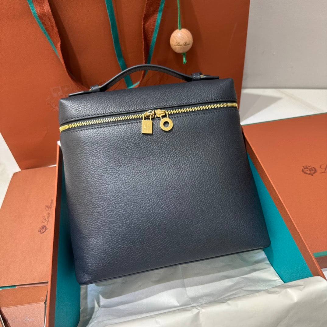 로로피아나 엑스트라포켓 백팩 L23.5 (블루 네이비/금장)