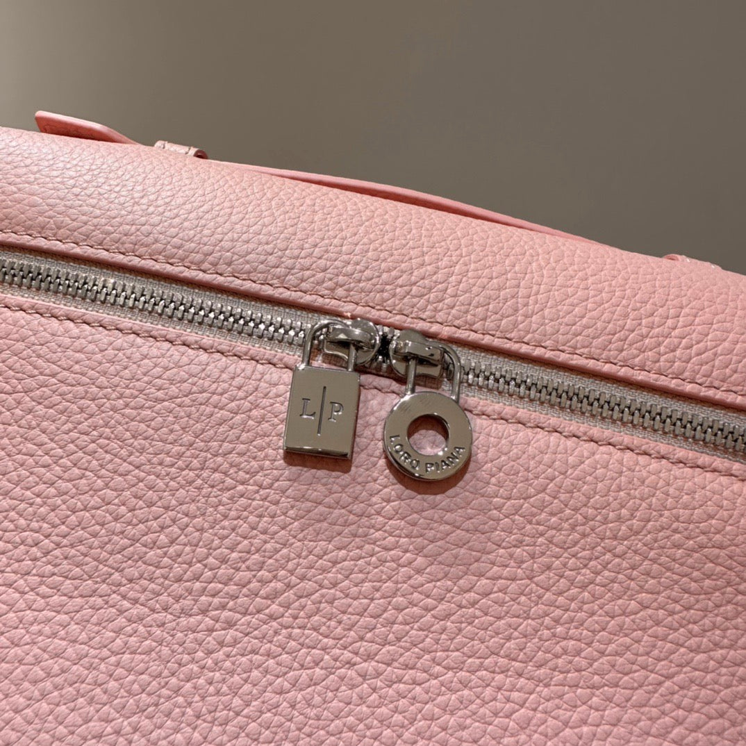 로로피아나 엑스트라포켓 백팩 L23.5 (플라워링 체리/은장)