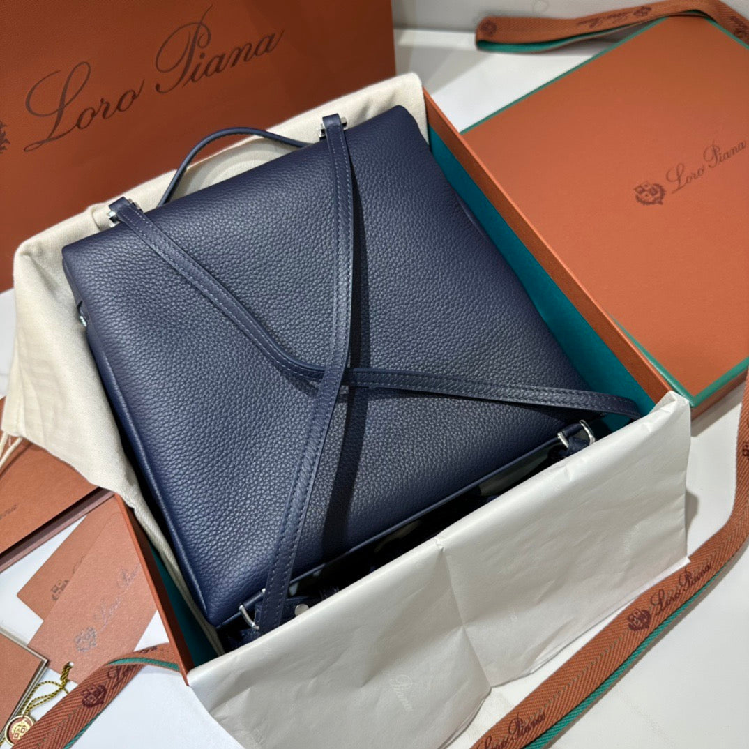 로로피아나 엑스트라포켓 백팩 L23.5 (아르고 블루 멜란지/은장)