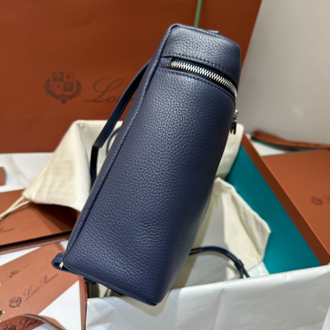 로로피아나 엑스트라포켓 백팩 L23.5 (아르고 블루 멜란지/은장)