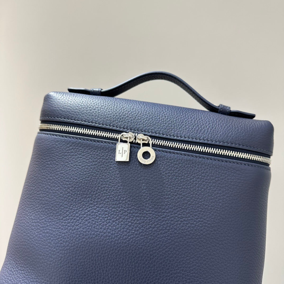 로로피아나 엑스트라포켓 백팩 L23.5 (아르고 블루 멜란지/은장)