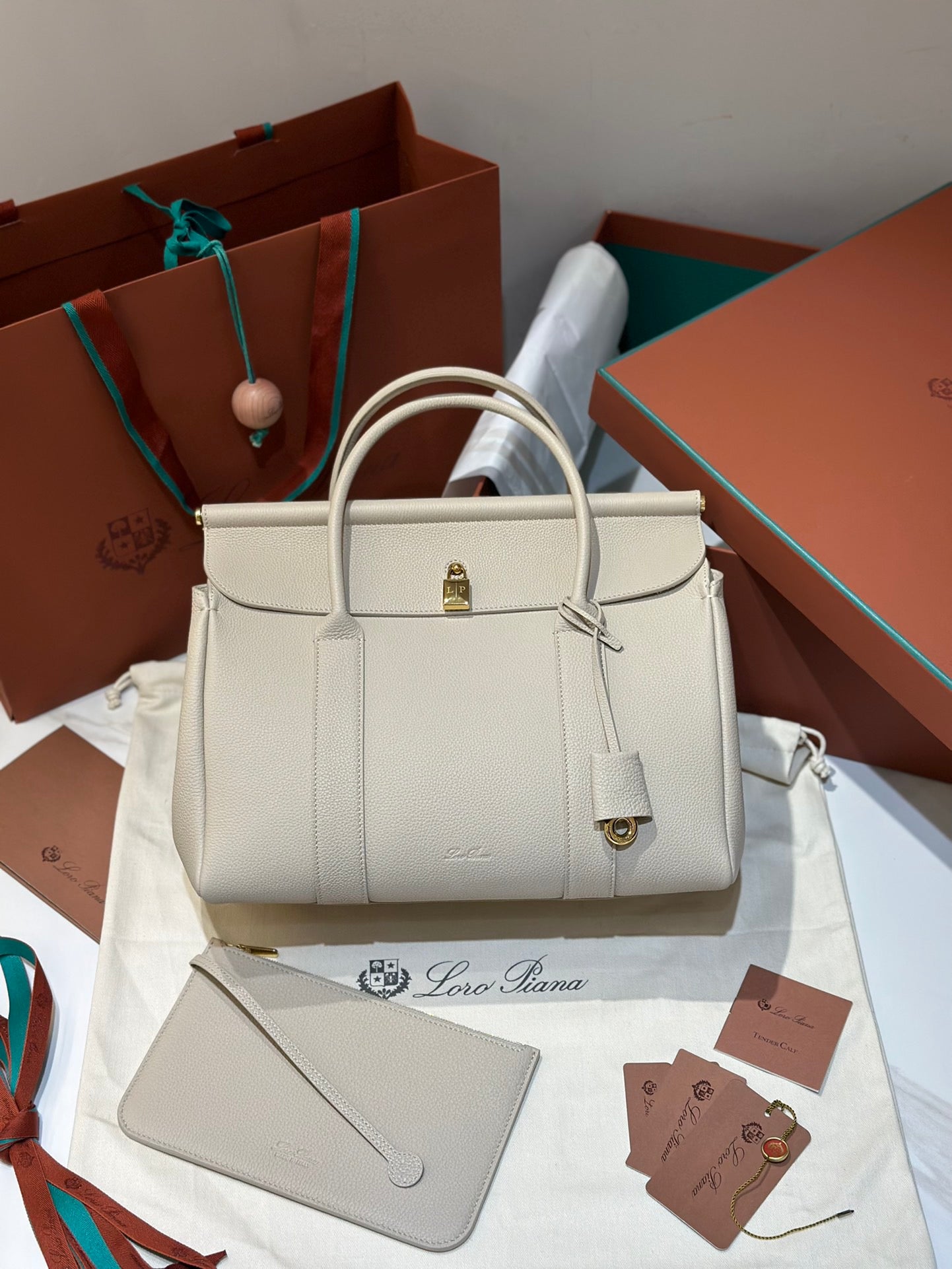 로로피아나 룸백 L32