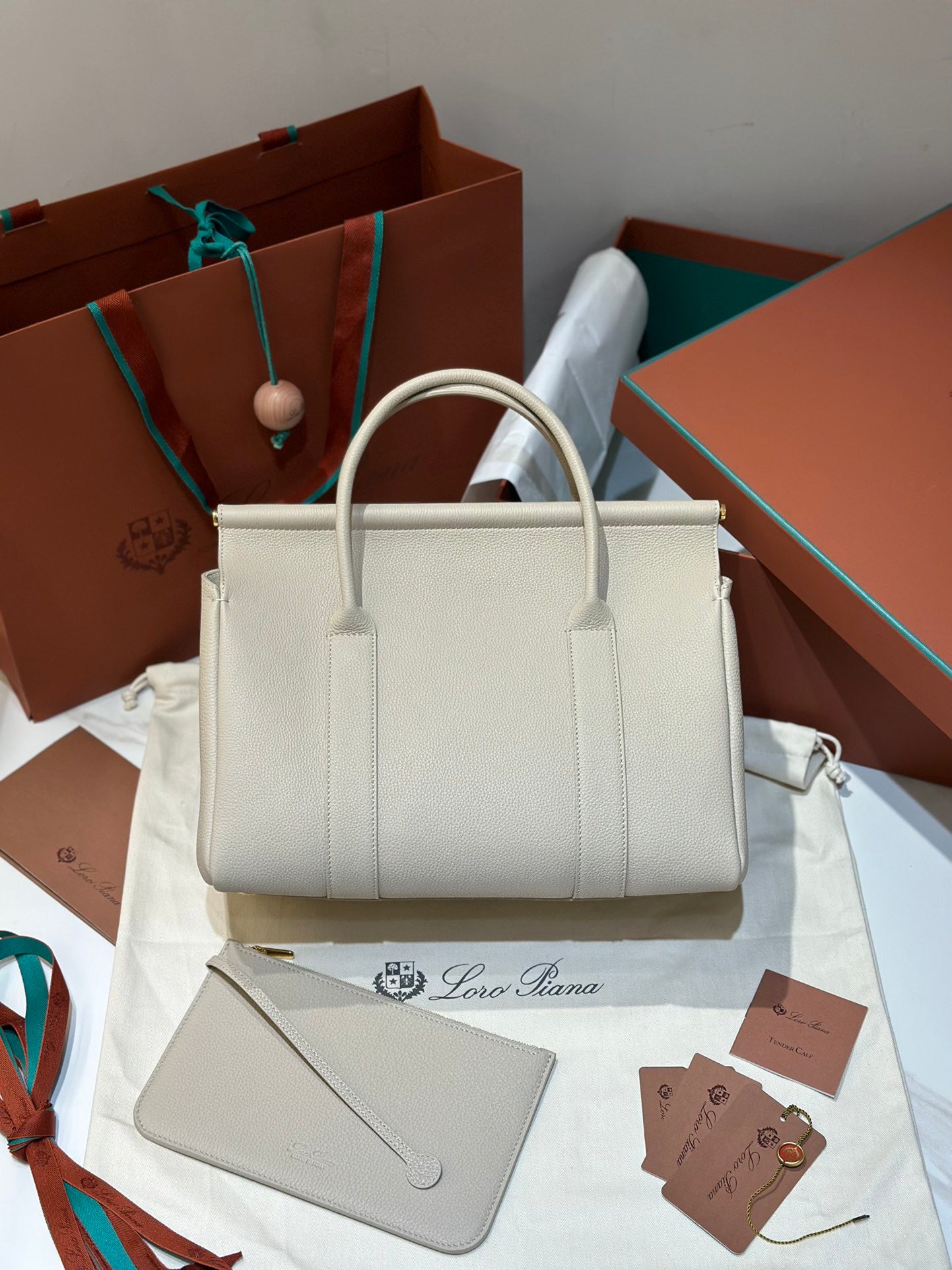 로로피아나 룸백 L32