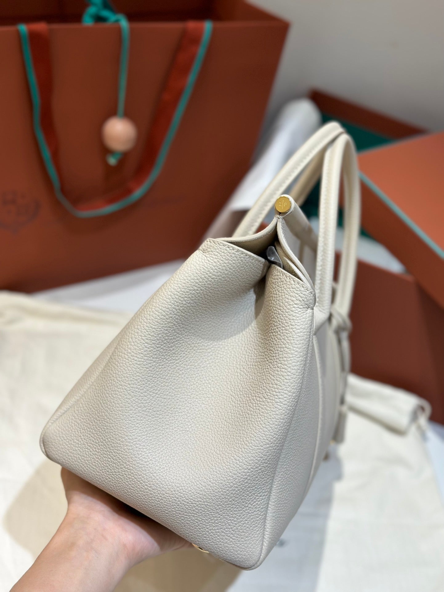 로로피아나 룸백 L32