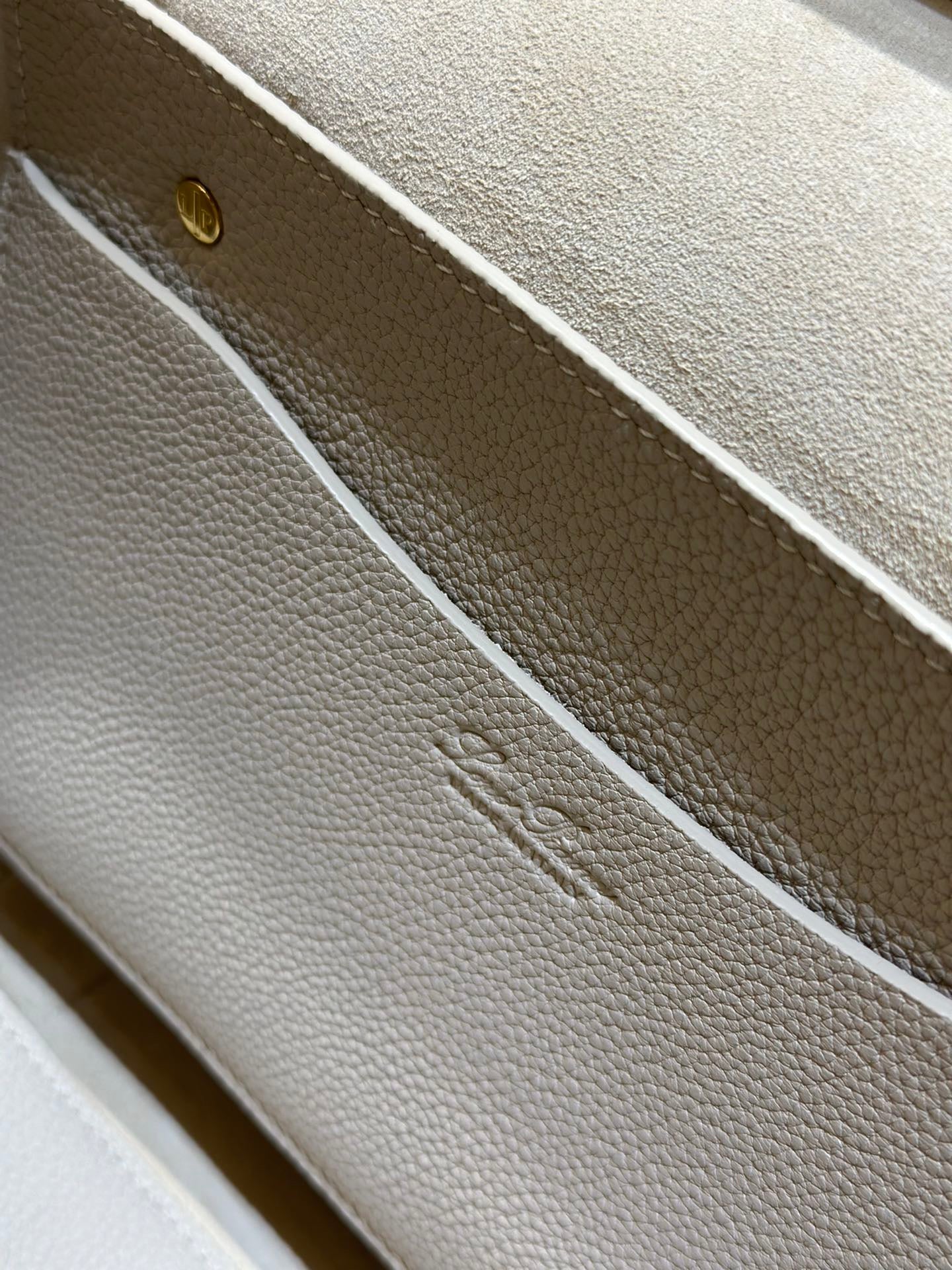 로로피아나 룸백 L32