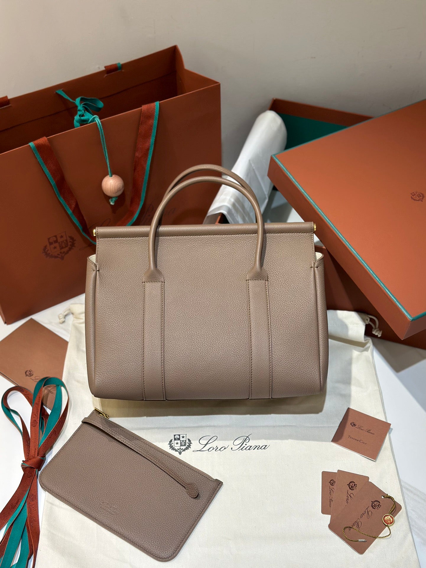 로로피아나 룸백 L32 (파슬)