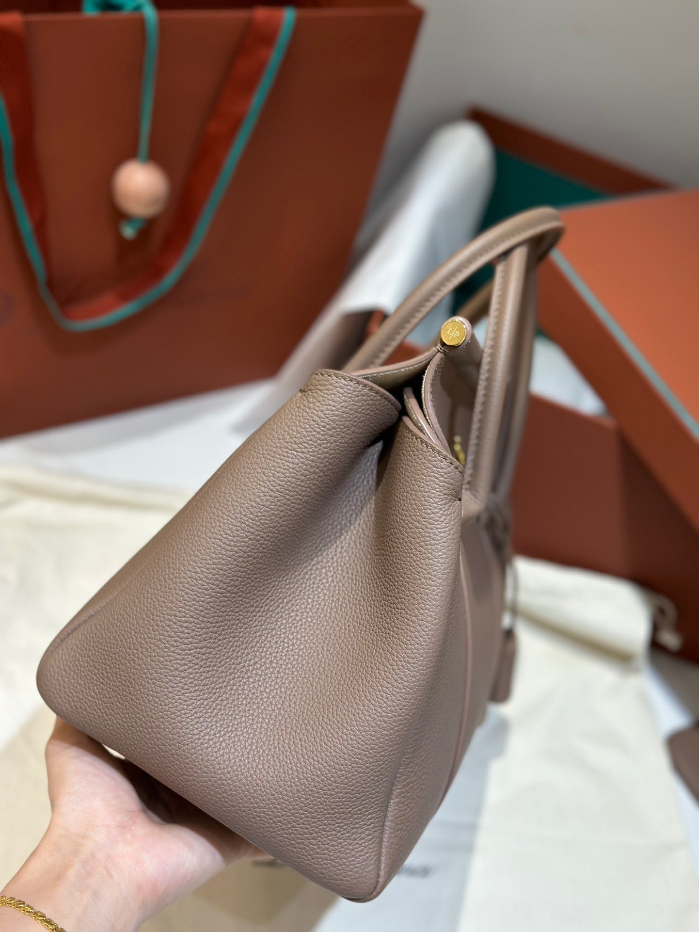 로로피아나 룸백 L32 (파슬)