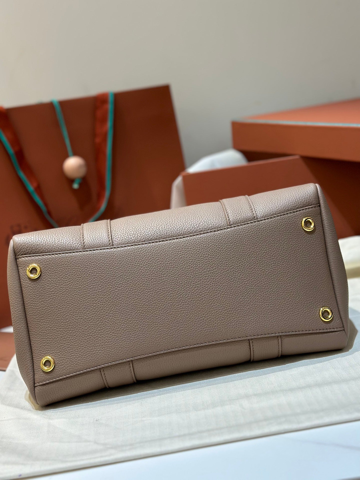 로로피아나 룸백 L32 (파슬)