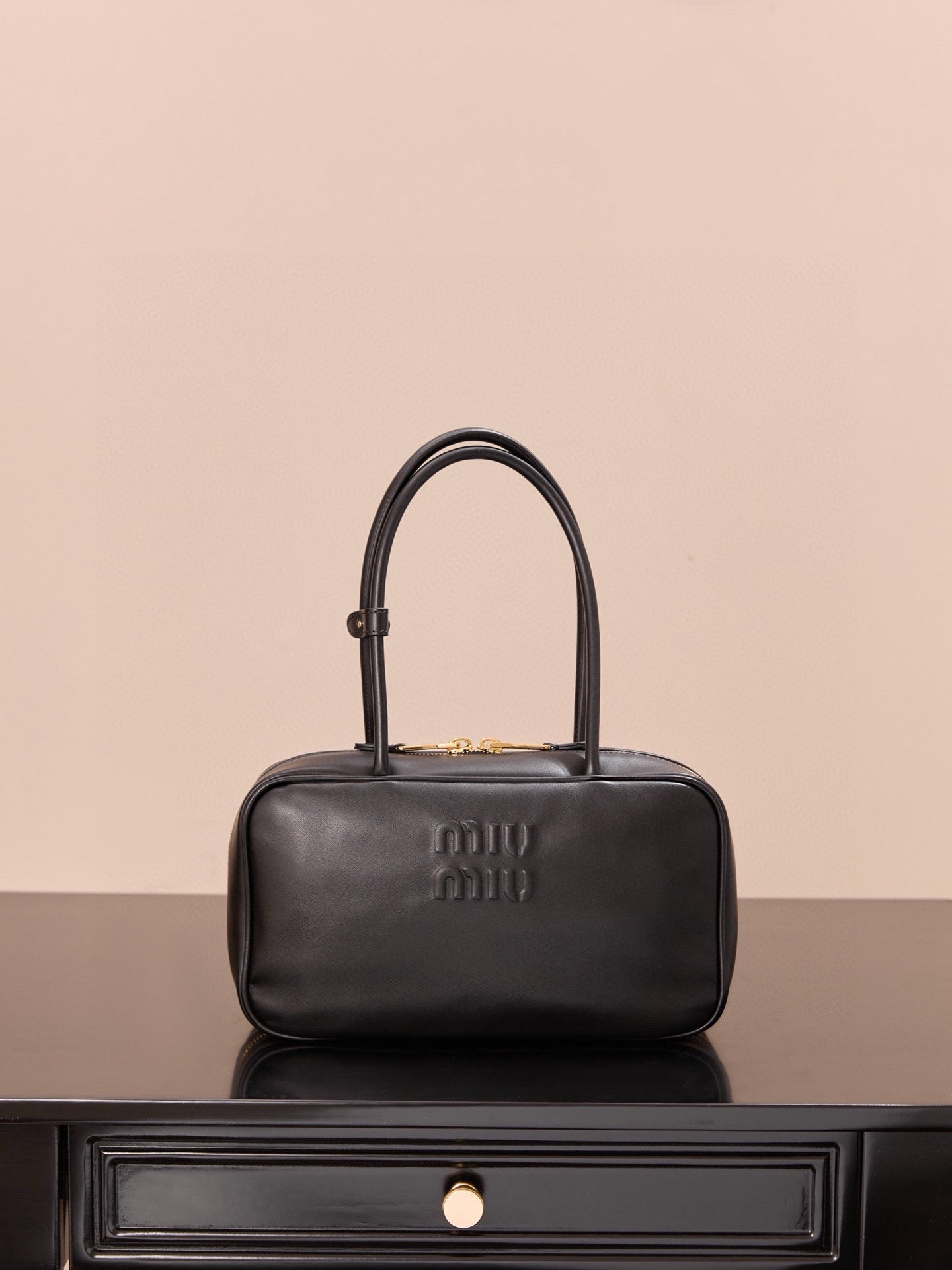 미우미우 보 백 미디움