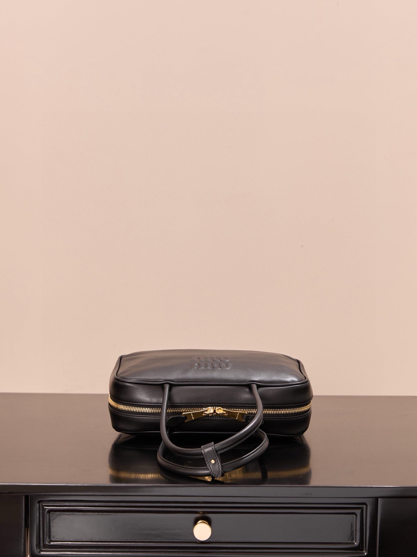 미우미우 보 백 미디움