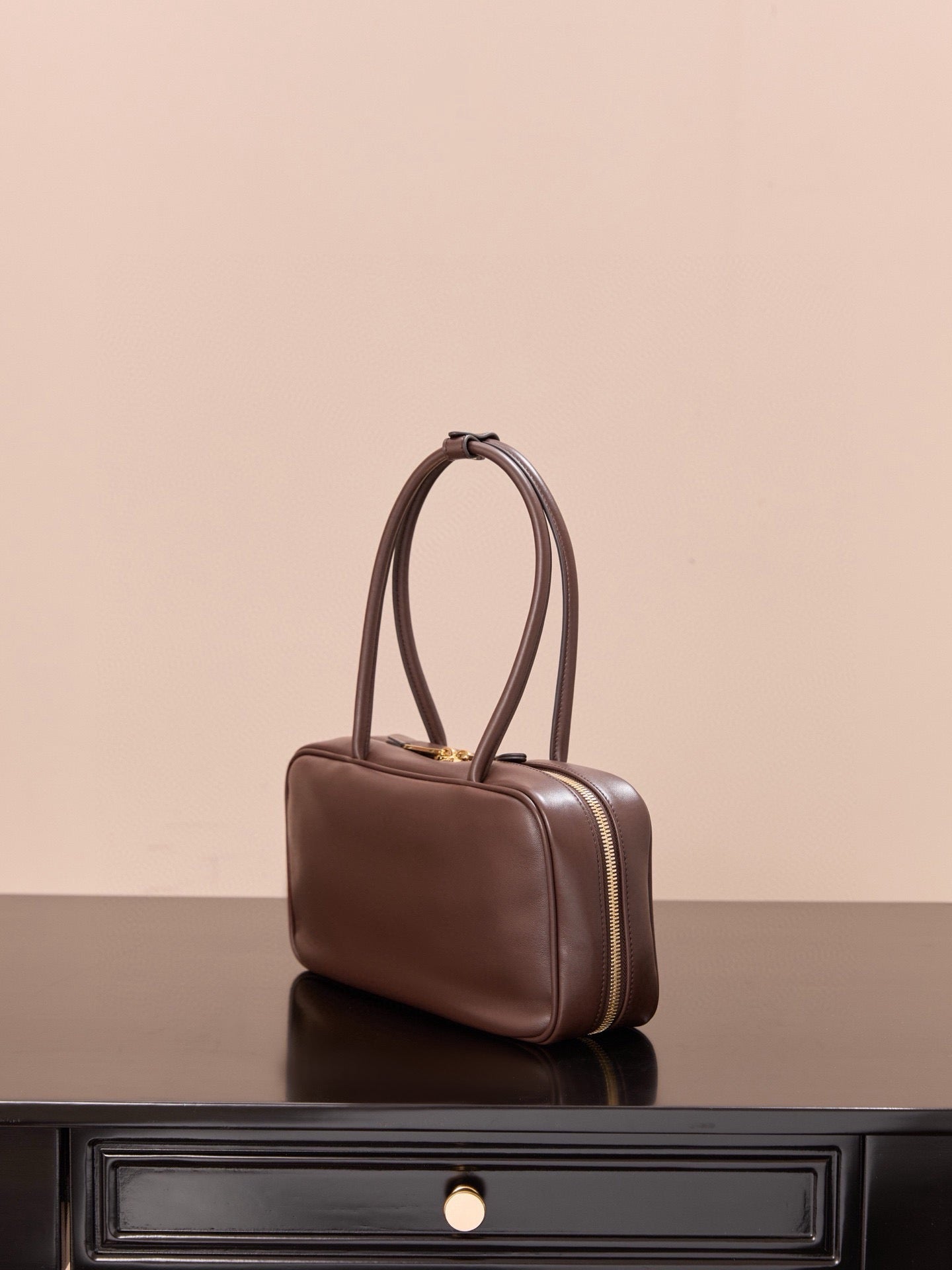 미우미우 보 백 미디움