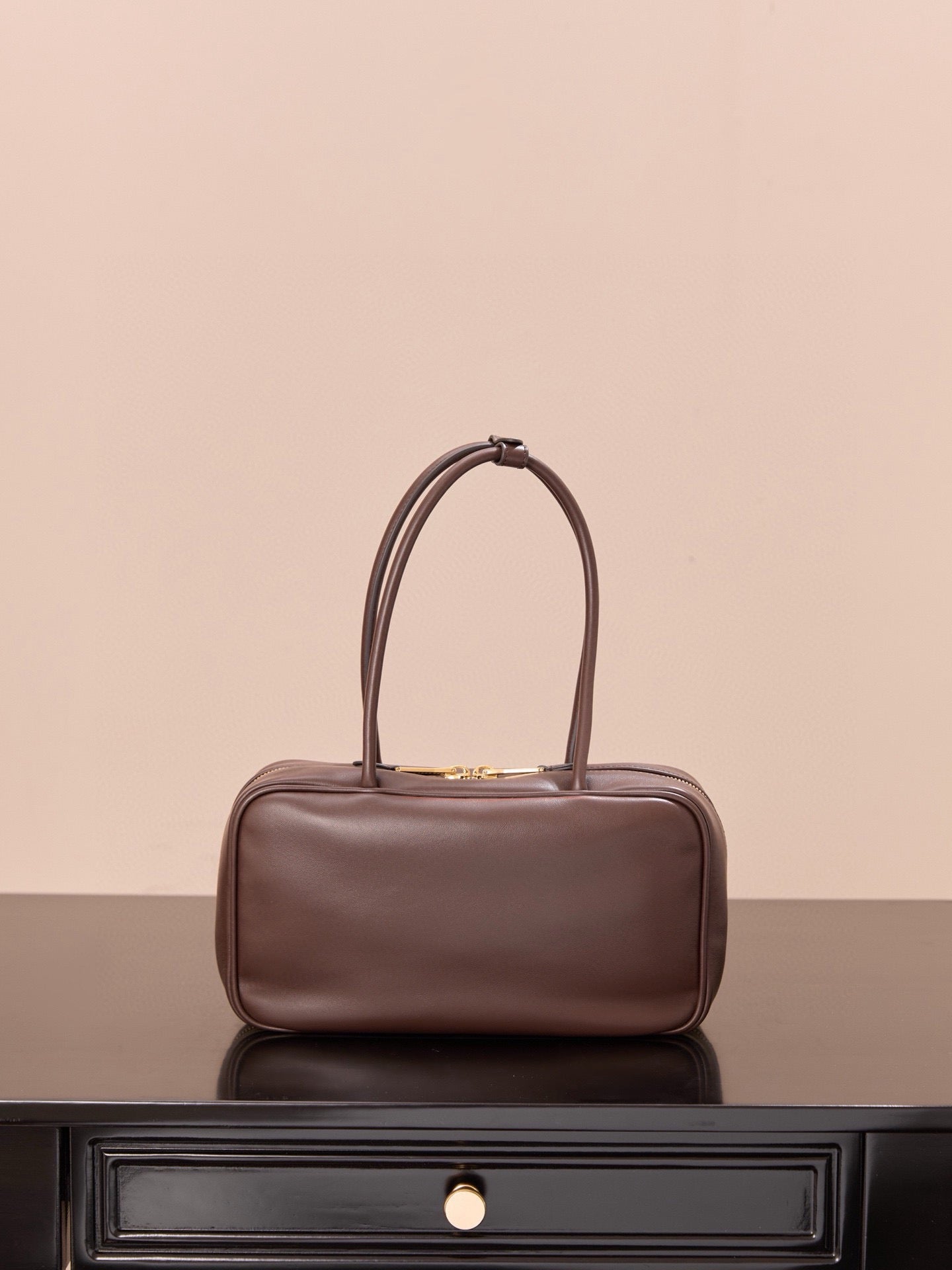 미우미우 보 백 미디움