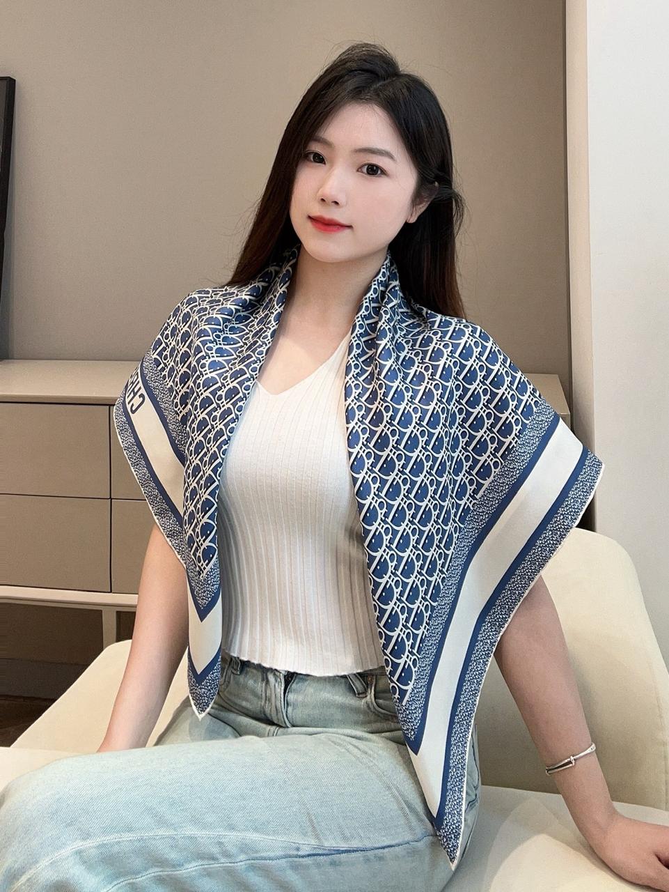 디올 스카프