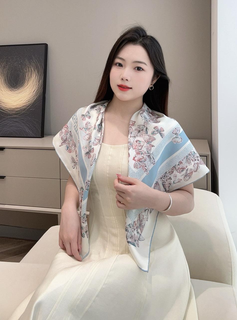 디올 스카프