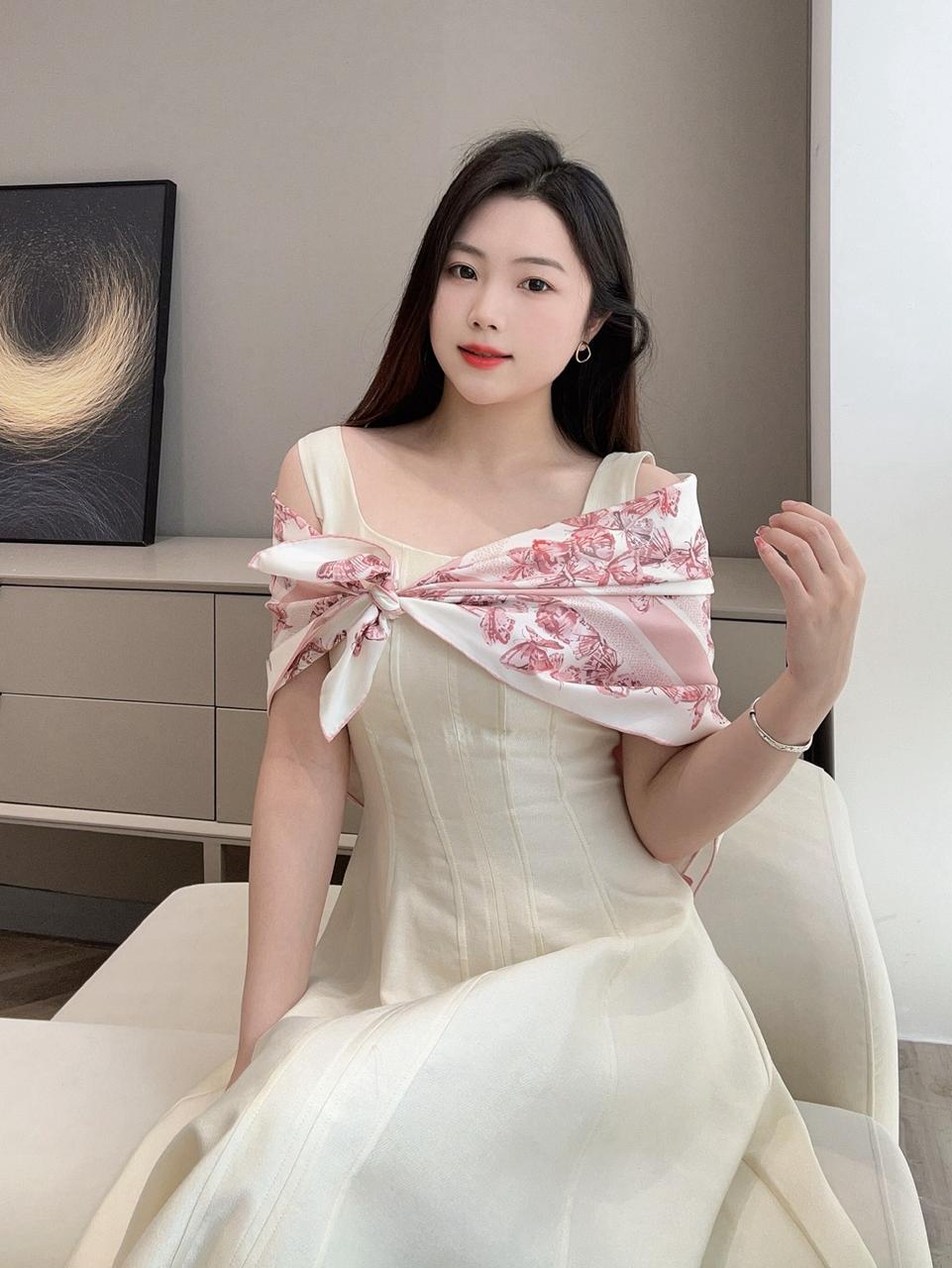 디올 스카프