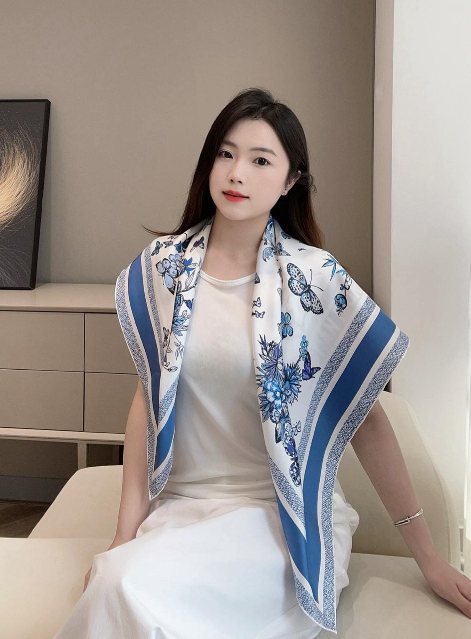 디올 스카프