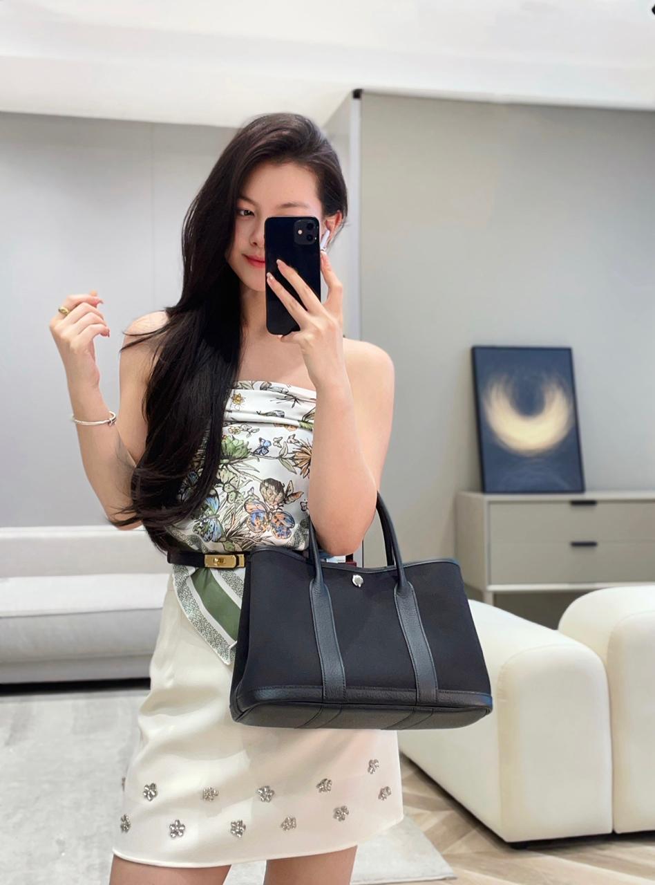 디올 스카프