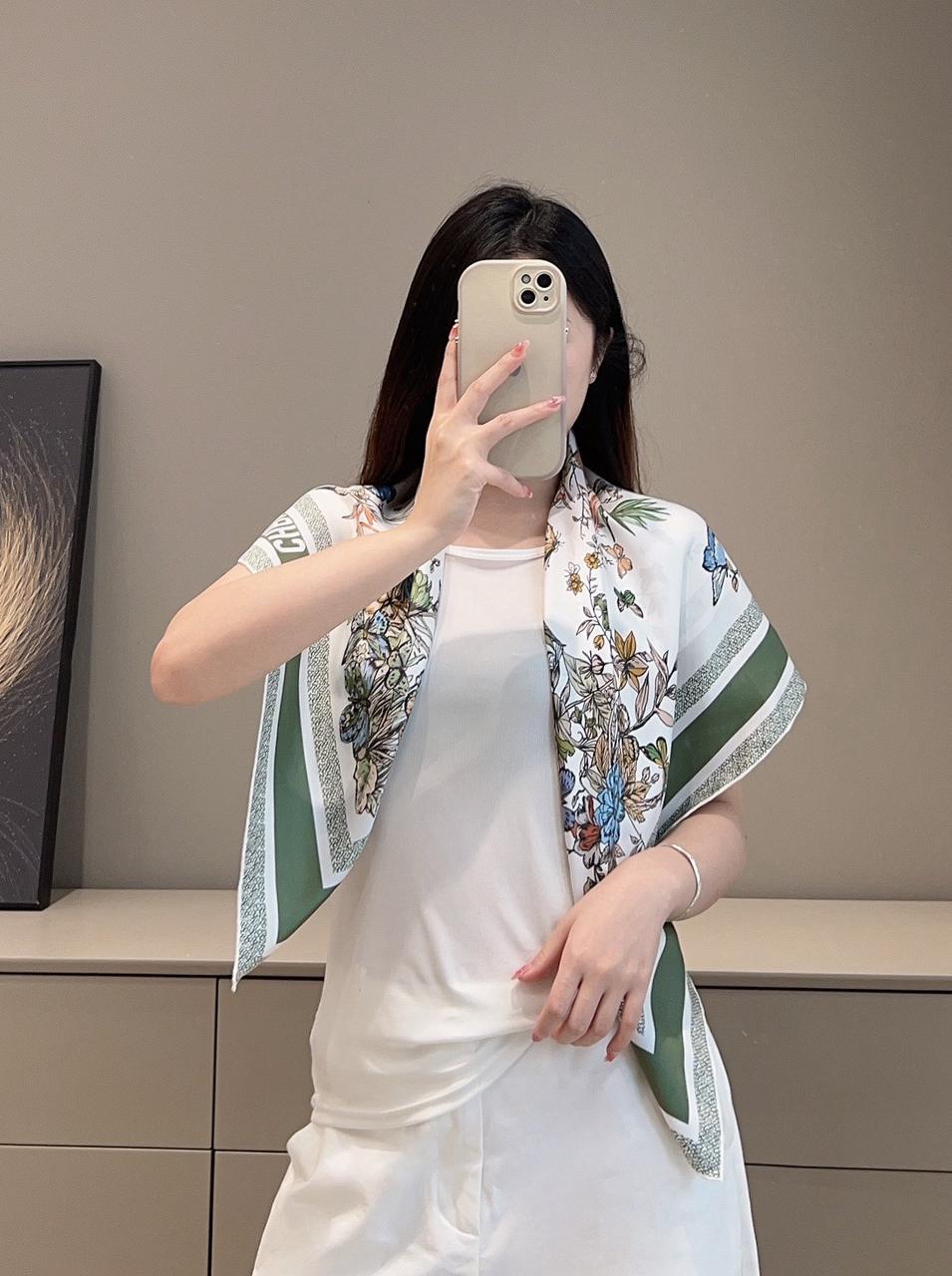 디올 스카프