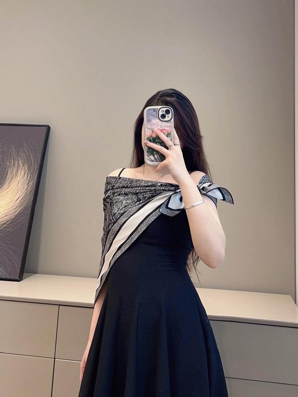 디올 스카프