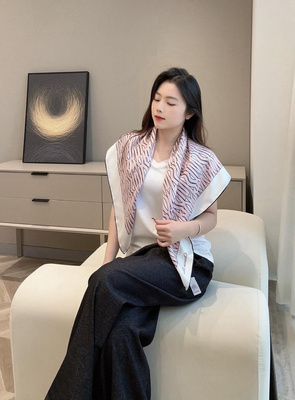 디올 스카프