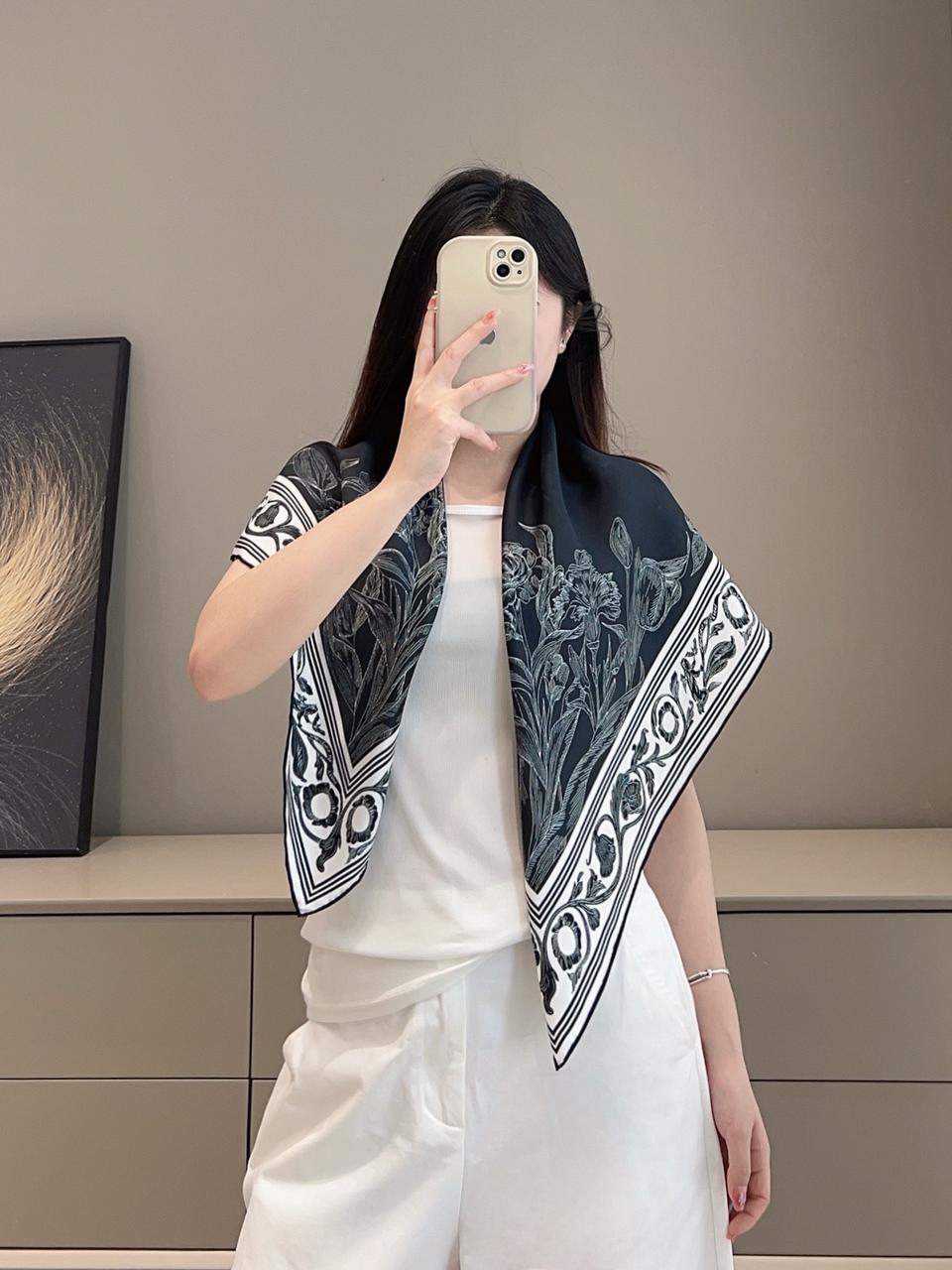 디올 스카프