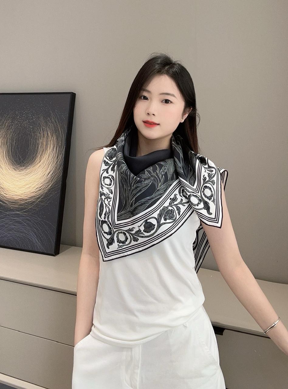 디올 스카프