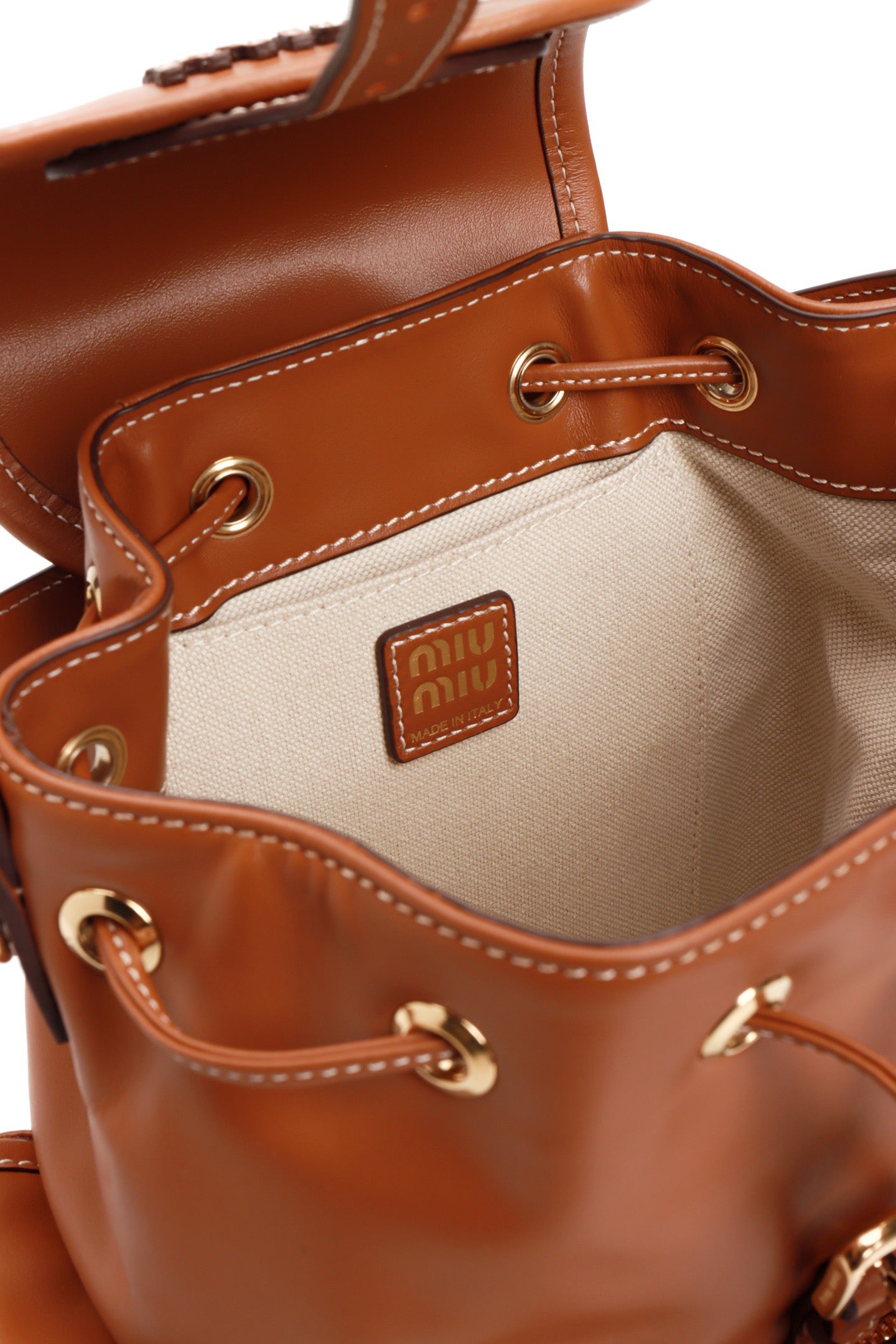 미우미우 가죽 백팩