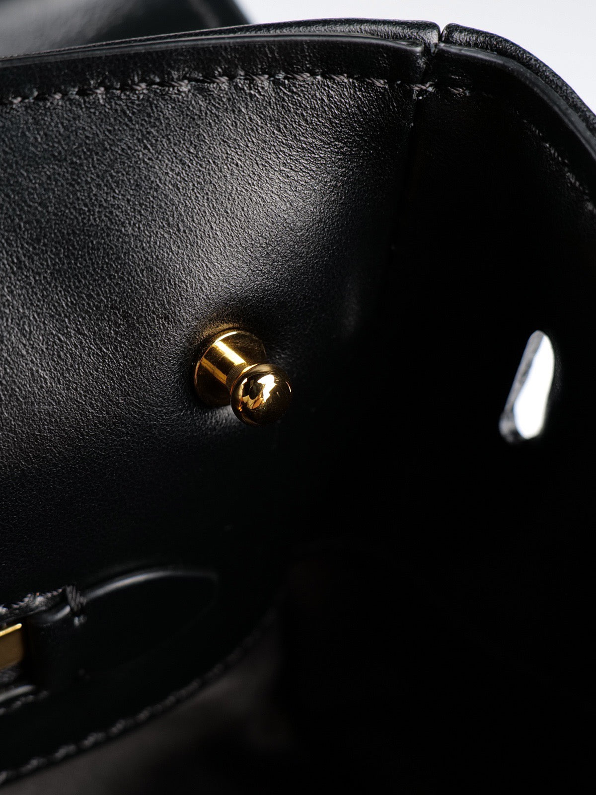 미우미우 레더 숄더백