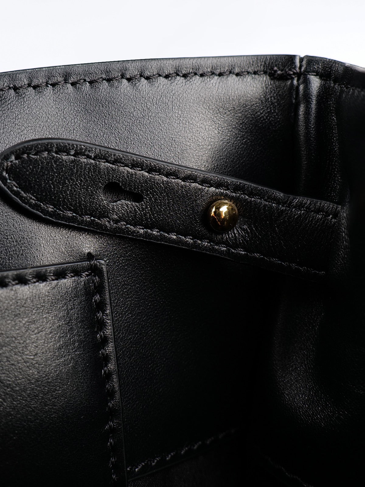 미우미우 레더 숄더백