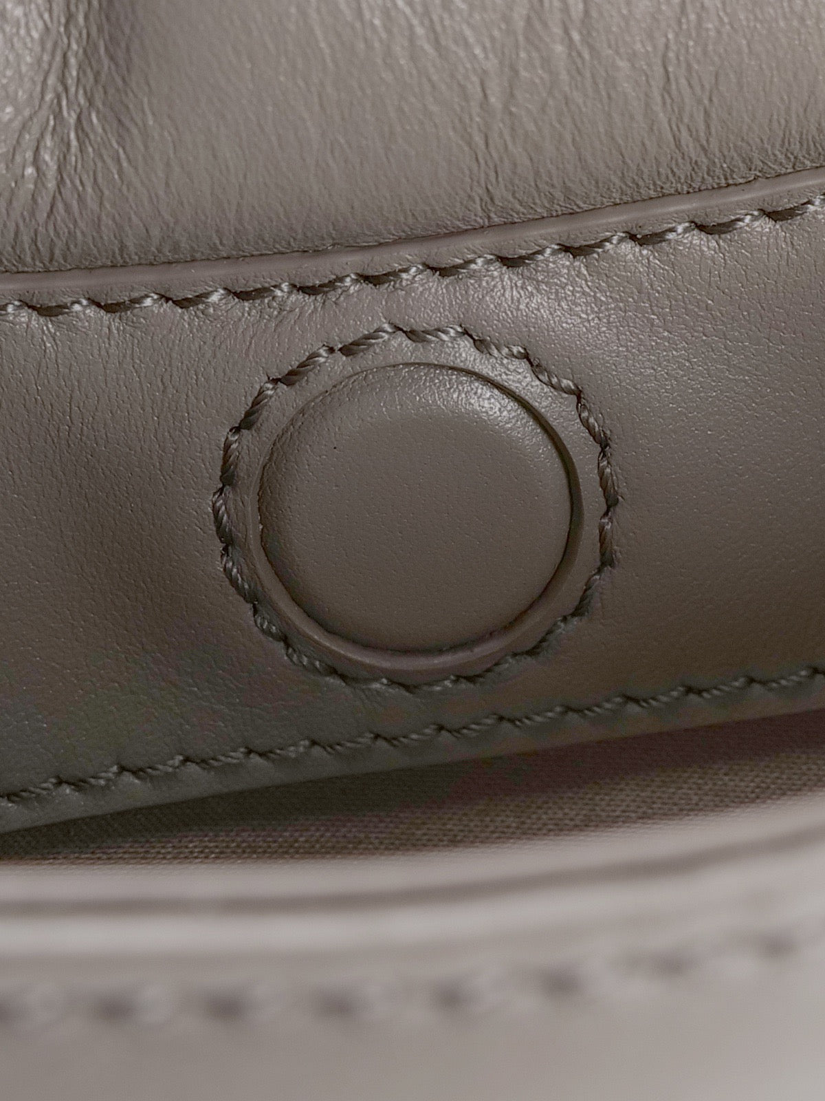 미우미우 레더 숄더백