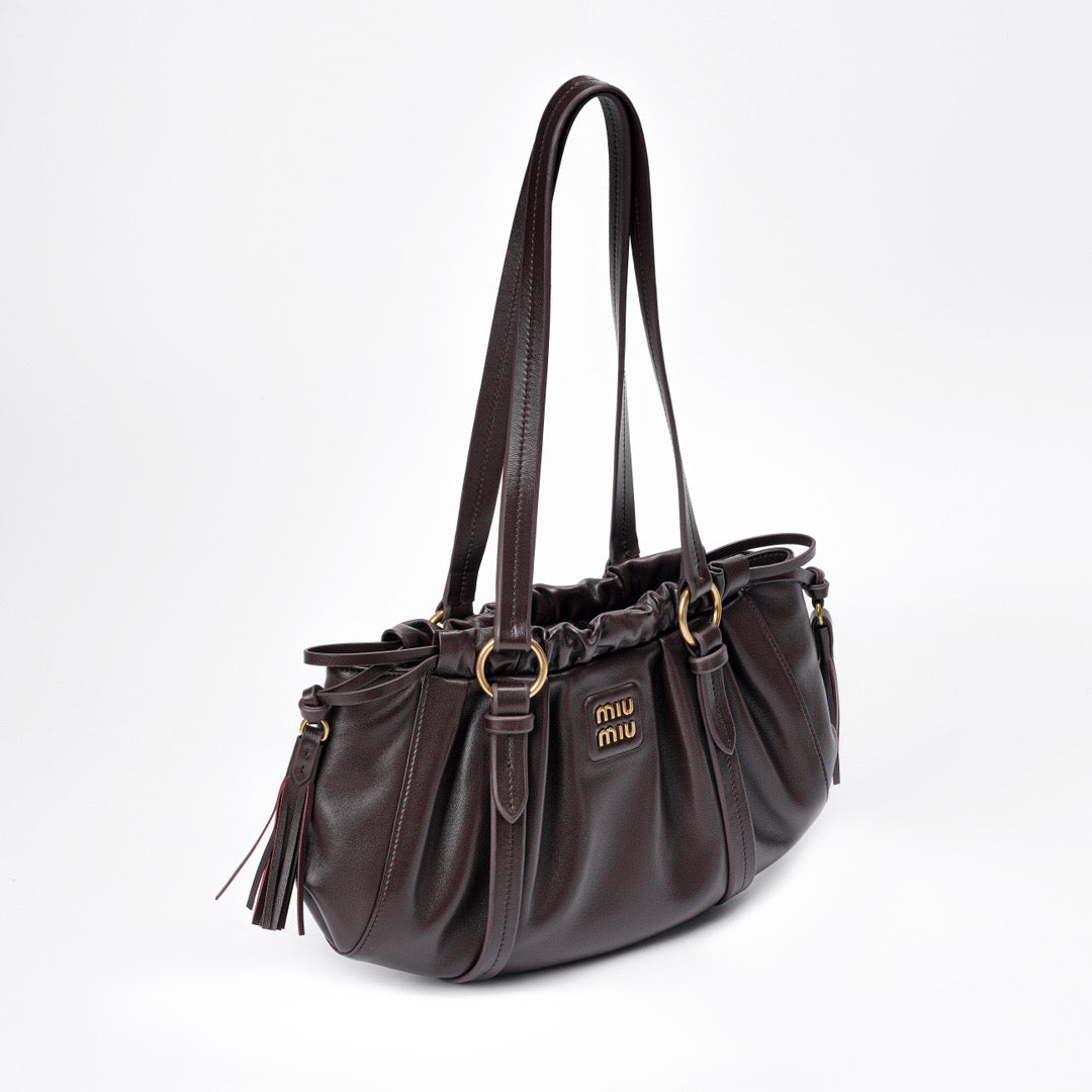 미우미우 조이 나파 숄더백 스몰