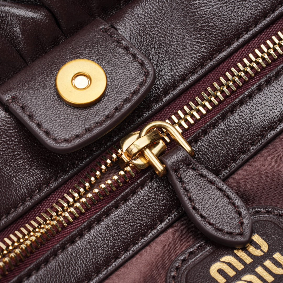 미우미우 조이 나파 숄더백 스몰