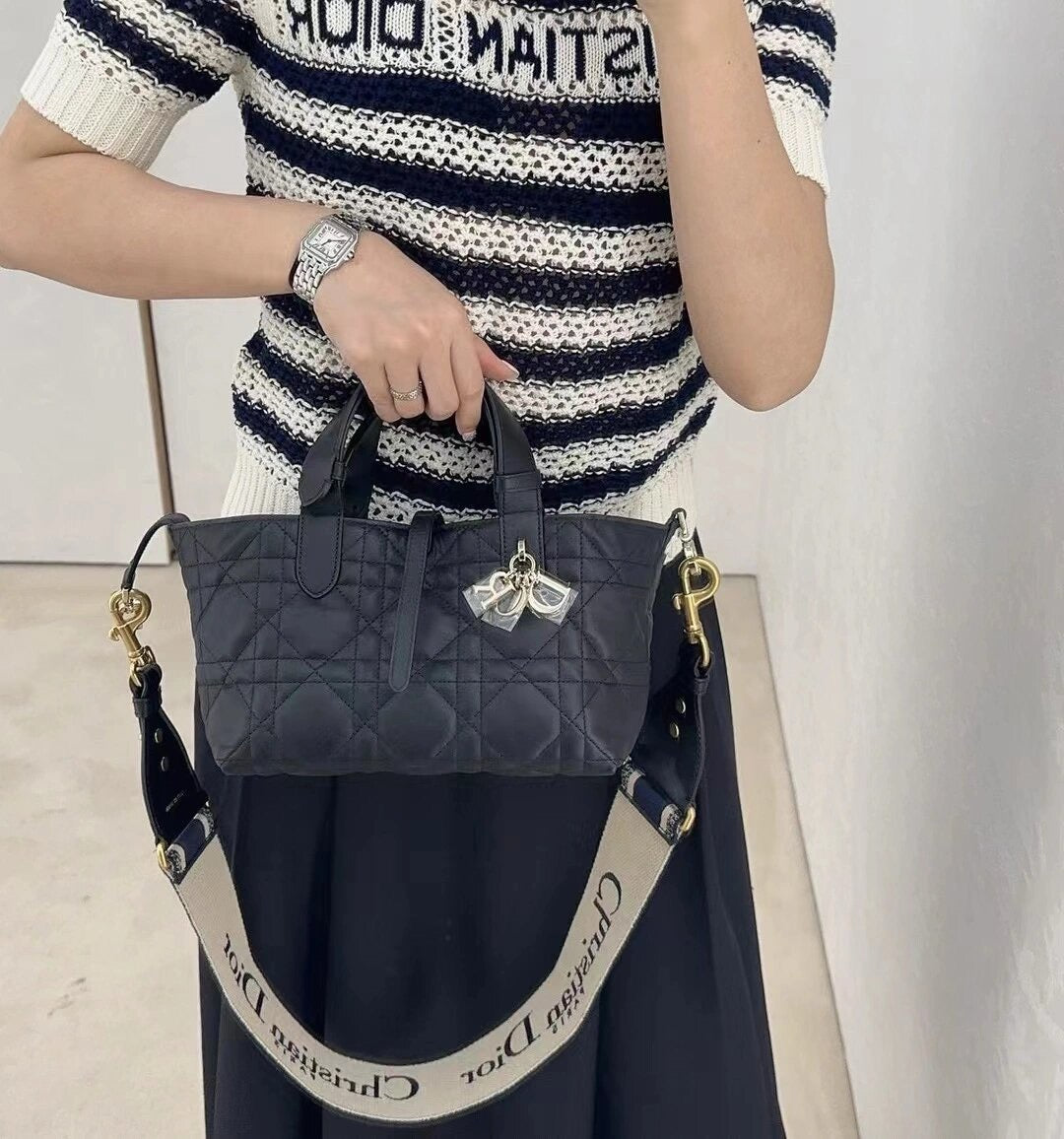 디올 오블리크 자수 스트랩